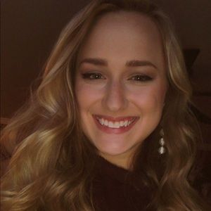 Meet your Posher, Katelyn